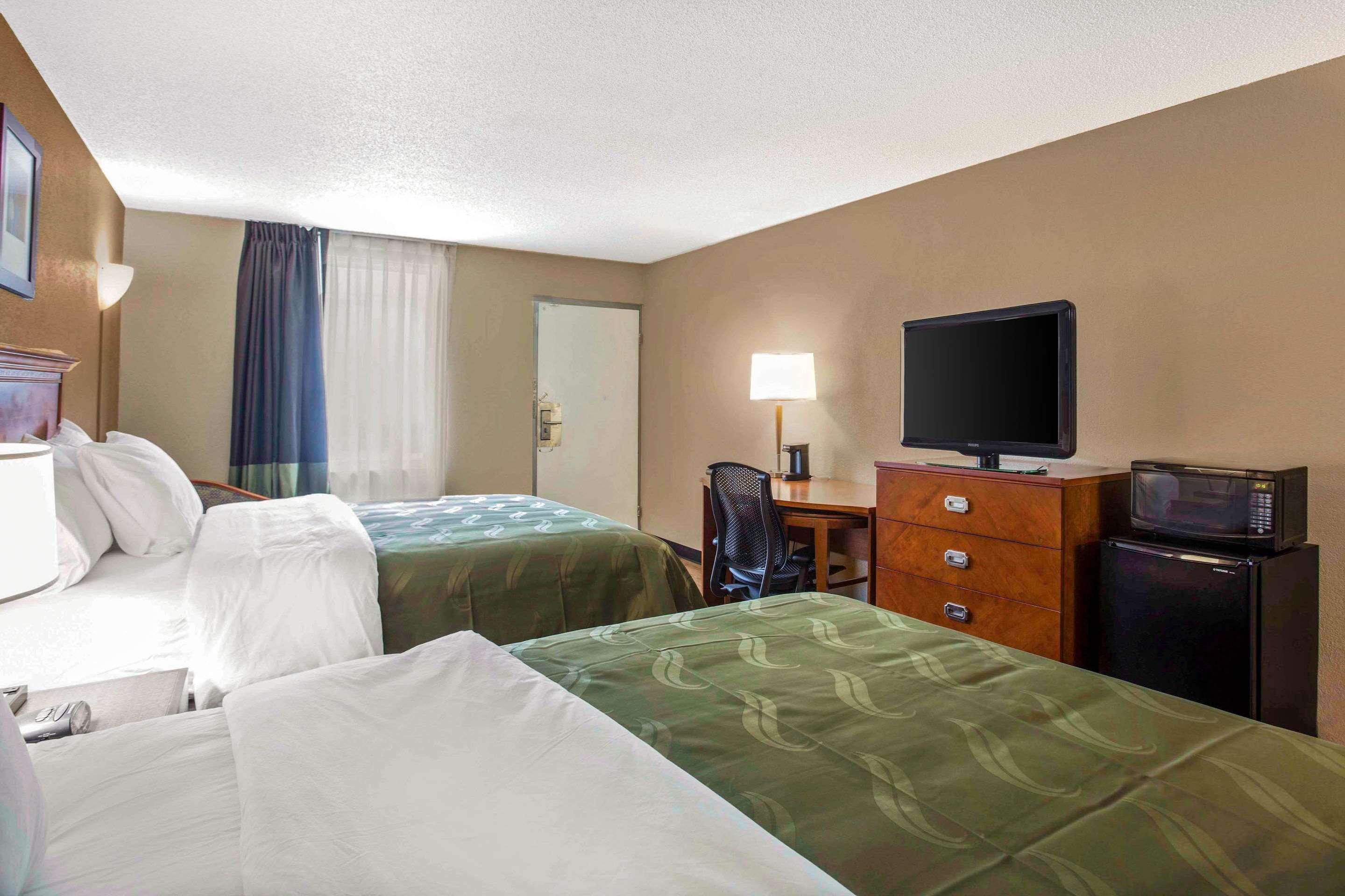 Quality Inn & Suites University Area Charlotte Exterior foto